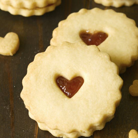 Jammie Dodger Cookies - Recipe photo by culinaryginger