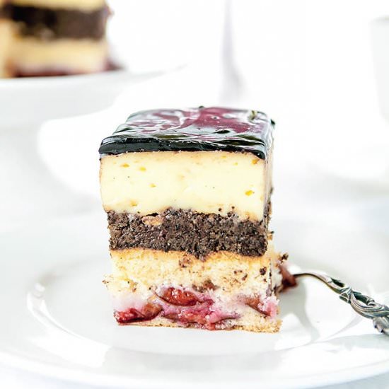 Vanilla Bean Plum Cake - Recipe photo by Justyna Pankowska