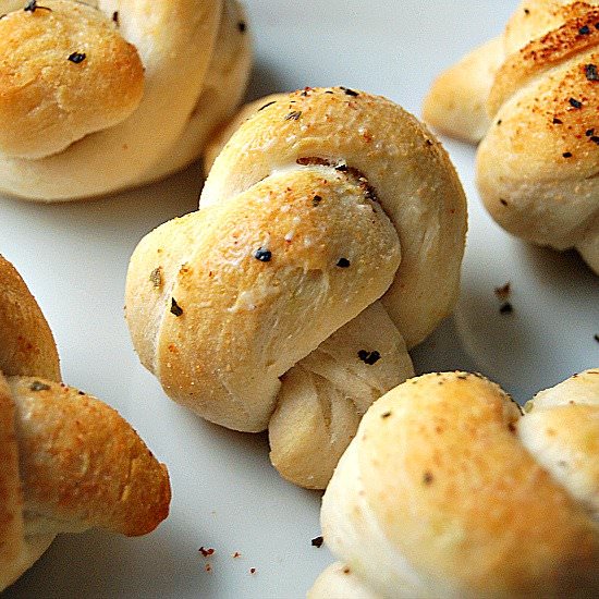 Garlic Basil Knots - Recipe photo by Amy in the Kitchen
