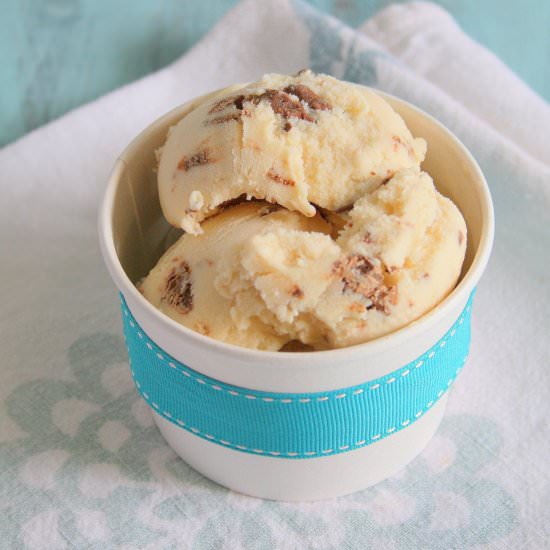 Honeycomb Cheesecake Frozen Yoghurt - Recipe photo by vanillafrost4