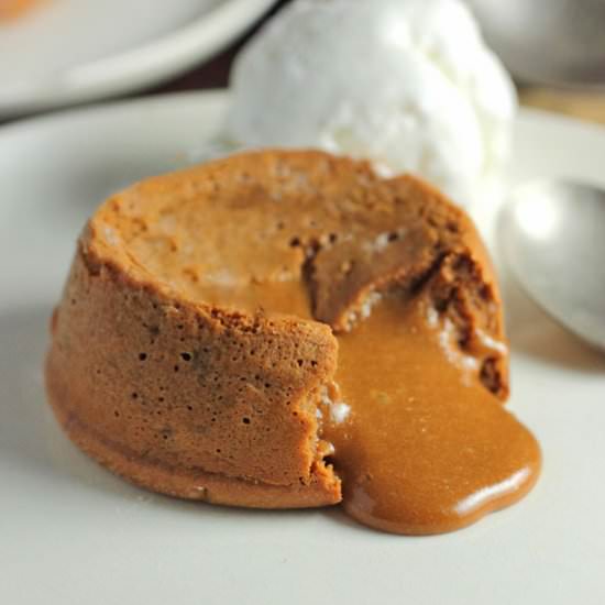 Molten Dulce de Leche Cakes - Recipe photo by nicolenared