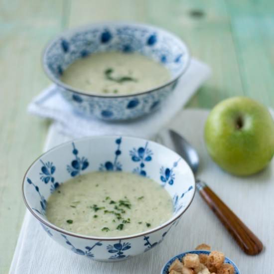 Parsnip and Apple Soup with Ginger - Recipe photo by themisstools