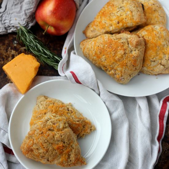 Apple Cheddar Rosemary Scones - Recipe photo by VRAI Magazine