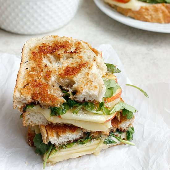 Spicy Apple Cheddar Grilled Cheese - Recipe photo by fabtastic eats