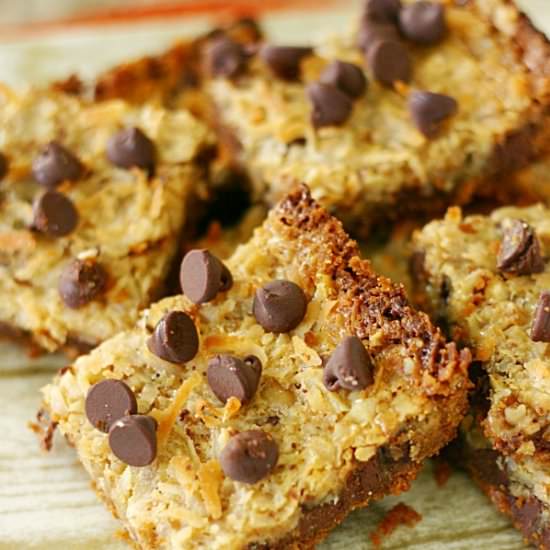 Biscoff Magic Cookie Bars - Recipe photo by yummycrumble