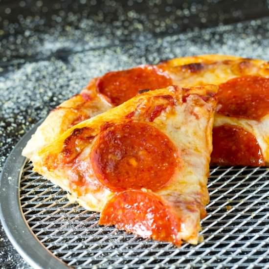 HOW TO MAKE PERFECT PIZZA - Recipe photo by tastesoflizzyt