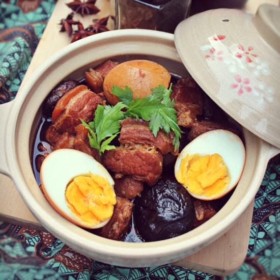 Pork Belly Braised in Soy Sauce - Recipe photo by featsoffeasts