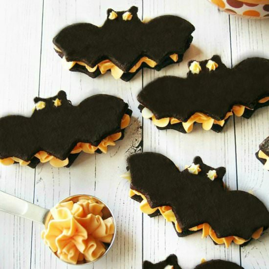 Bat Velvet Oreo Cookies - Recipe photo by sewlicious