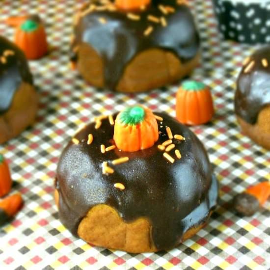 Chocolate Ganache Pumpkin Cakes - Recipe photo by sewlicious