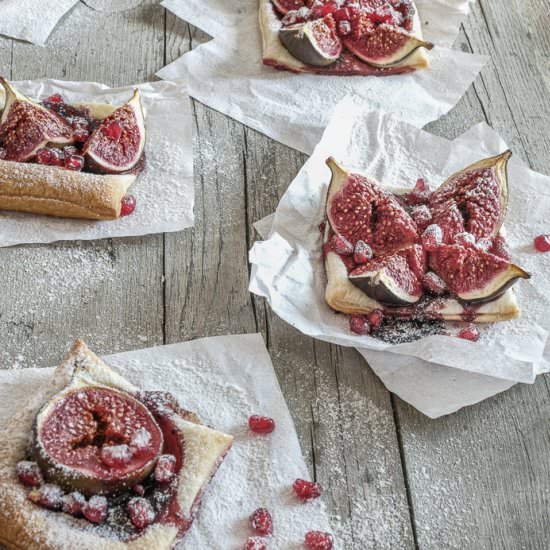 Fig Puff Squares - Recipe photo by Minty Meta