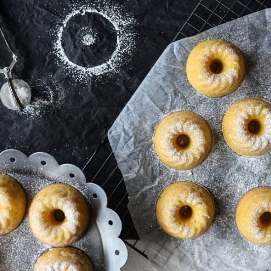 Burnt Butter & Pear Mini Bundt Cake - Recipe photo by msihua
