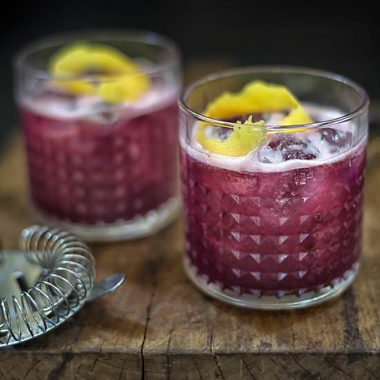 Blueberry gin sour - Recipe photo by supergoldenbakes