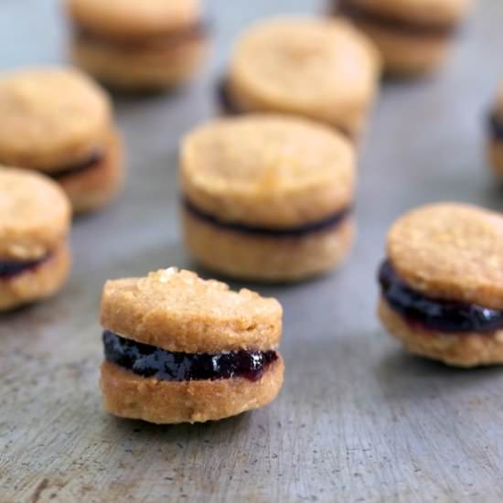PB&J cookies - Recipe photo by gourmandistan