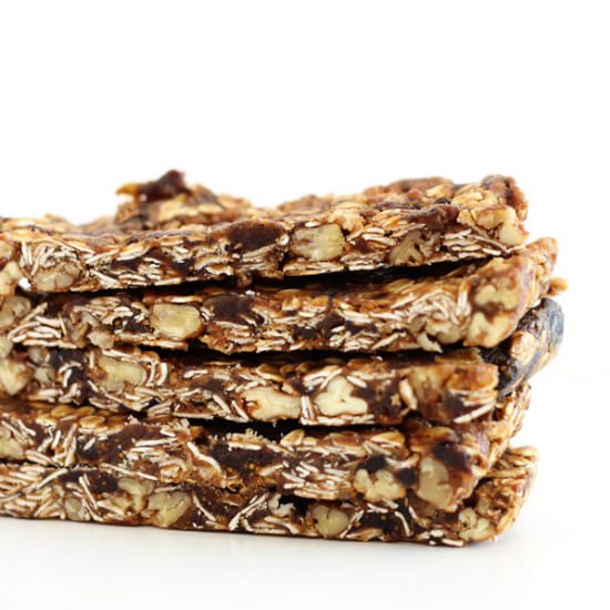 Peanut Butter Pecan Granola Bars - Recipe photo by midweekminimalist