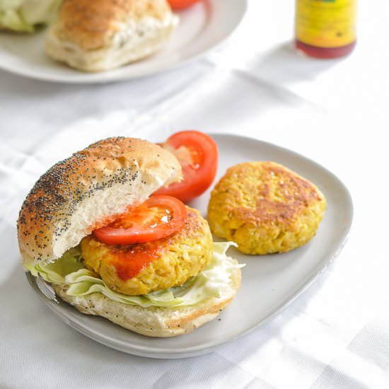 Chickpea and Cauliflower Burger - Recipe photo by Daniela @foodrecipeshq