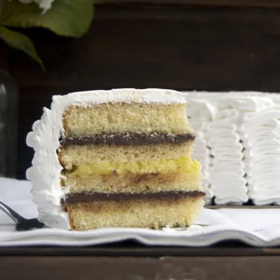 Meringue Cake filled with Chocolate - Recipe photo by Bego Al Calor Del Horno