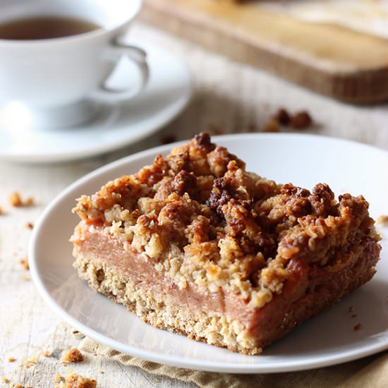 Quince Crumble Bars - Recipe photo by Mathilda Motte