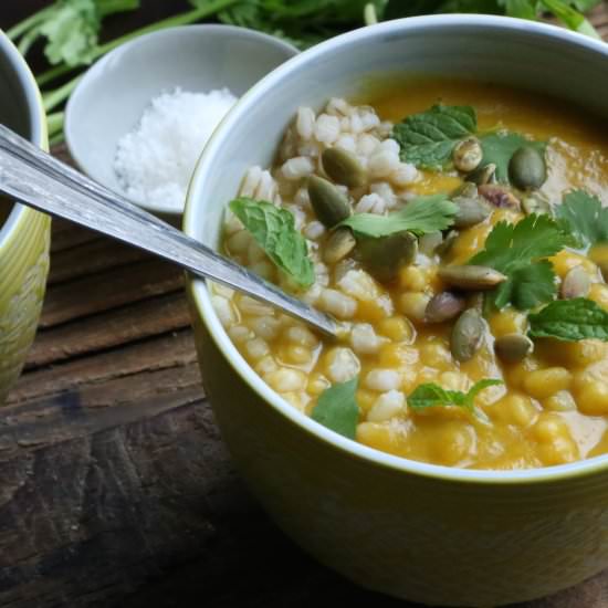 Curried Carrot & Apple Soup - Recipe photo by Petit World Citizen
