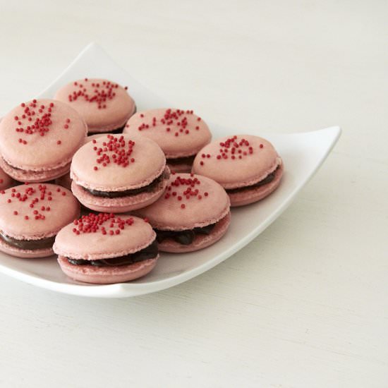 Cherry macarons - Recipe photo by Graella de sucre
