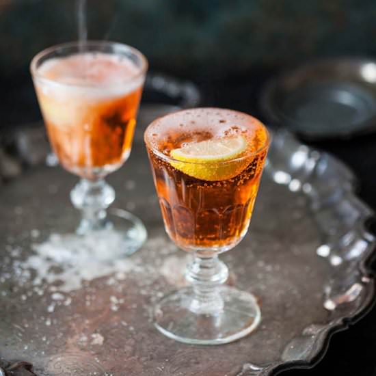 Aperol Spritz - Recipe photo by drizzleanddip