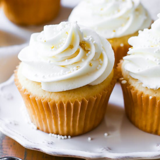 White Wedding Cupcakes - Recipe photo by sallysbakingaddiction