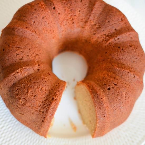 Honey Cardamom Cake w. Maple Cream - Recipe photo by lucismorsels