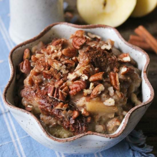 Slow Cooker Apple Pie Oatmeal - Recipe photo by domesticateme