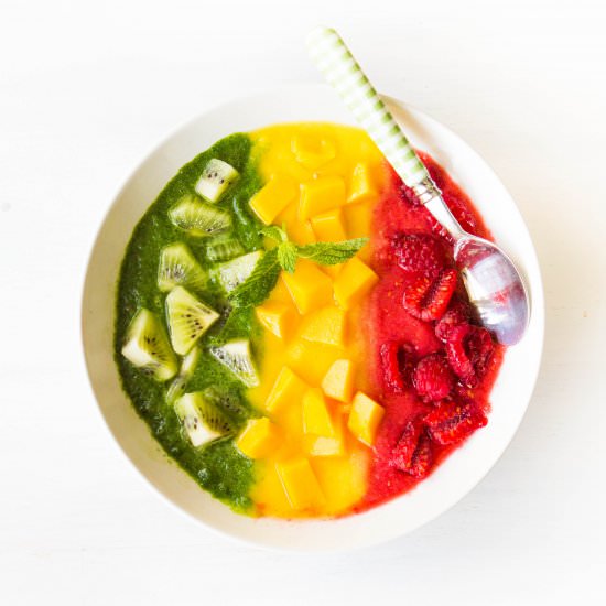 Superfood Smoothie Bowl - Recipe photo by yurielkaim