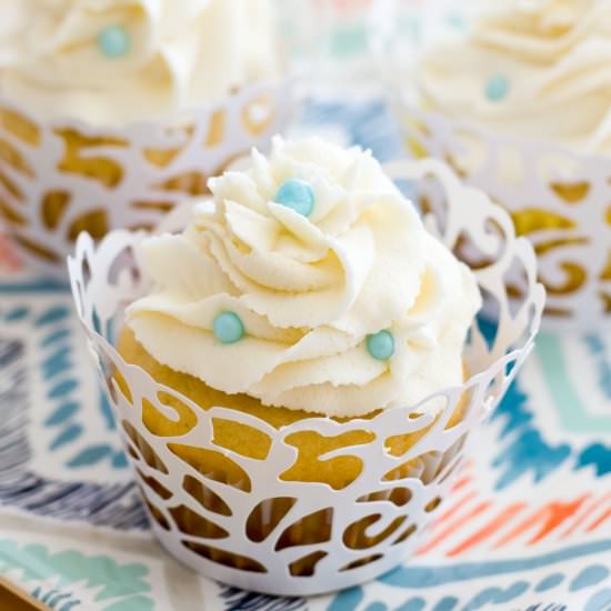 Vanilla Almond Cupcakes - Recipe photo by a latte food