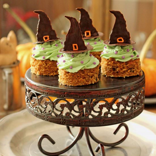 Vegan Halloween Carrot Cakes - Recipe photo by TreeseLoveHappiness