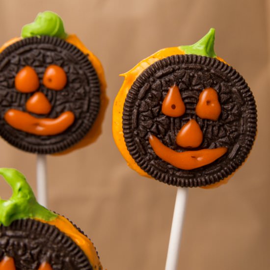 Oreo Pumpkin Lollipops - Recipe photo by April Golightly