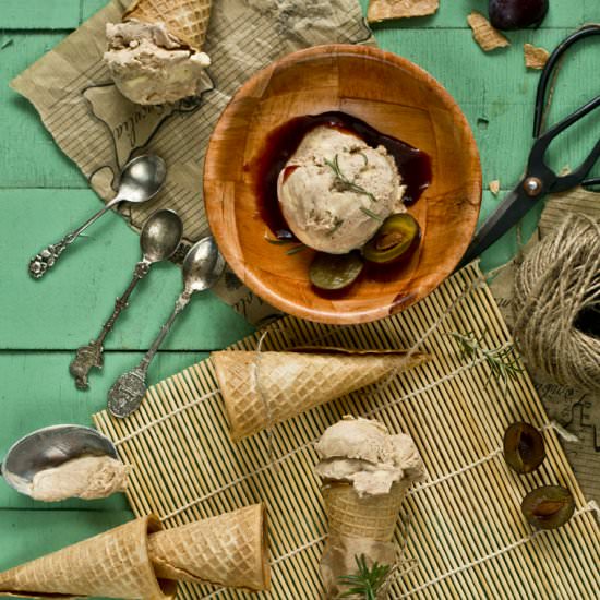 Plum-Rosemary Ice Cream - Recipe photo by Kuchenneszalenstwa