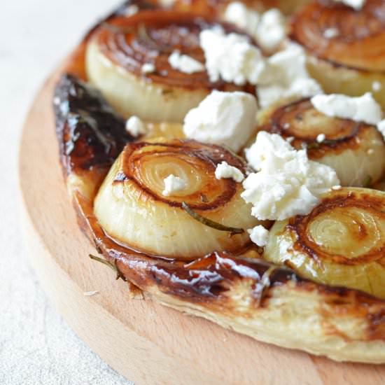 Caramelised Onion Tarte Tatin - Recipe photo by thecrazykitchen