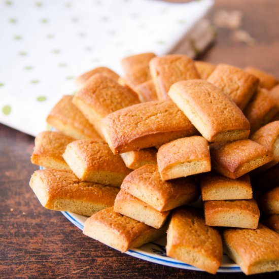 Green Tea Financier Cakes - Recipe photo by bemiam