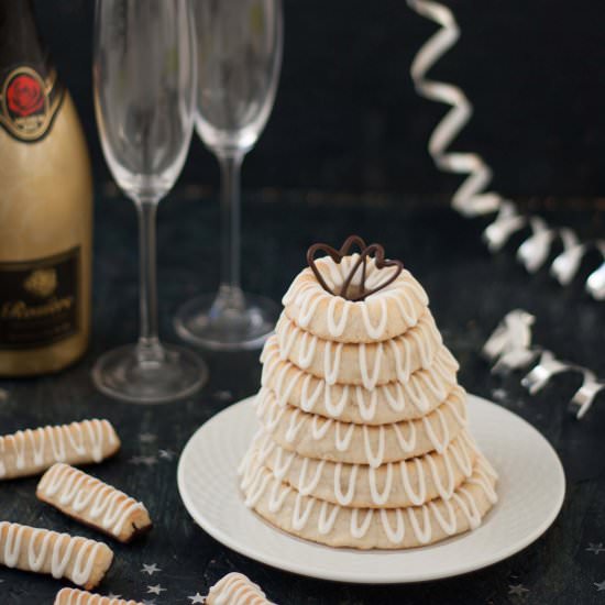 Marzipan Ring Cake - Recipe photo by Nordic Food and Living