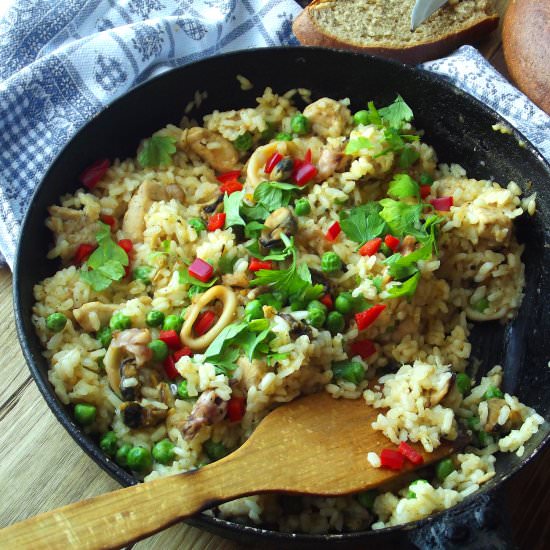 Paella with Chicken and Seafood - Recipe photo by alinascookbook