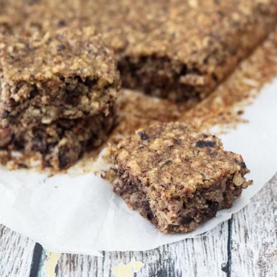 Healthy Banana Cake with Dates - Recipe photo by Nordic Food and Living