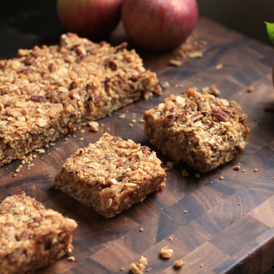 Apple Streusel Oatmeal Bars - Recipe photo by chocolatechoufleur