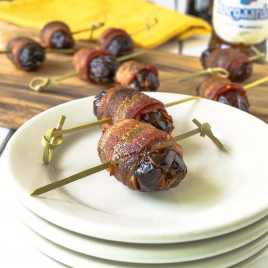 Apple stuffed, bacon wrapped dates - Recipe photo by culinaryginger