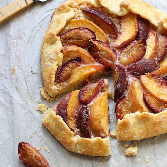 Plum Frangipane Galette - Recipe photo by chilliczosnekioliwa