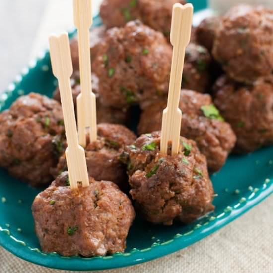 Snappy Cocktail Meatballs - Recipe photo by foxeslovelemons