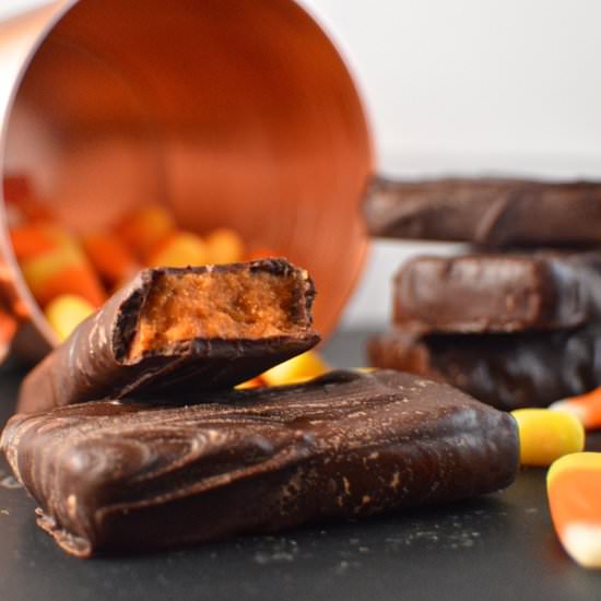 Homemade Butterfingers Bars - Recipe photo by revamperate