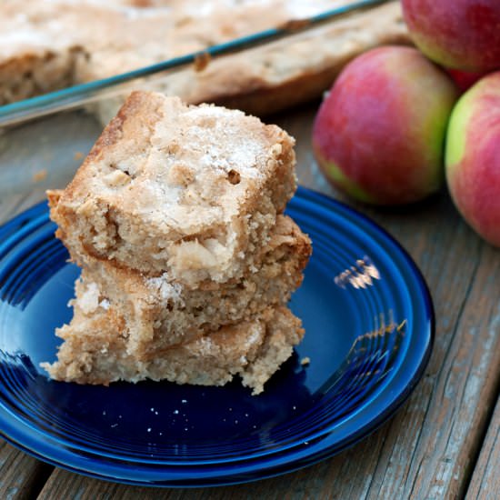 Apple bars - Recipe photo by alialamode