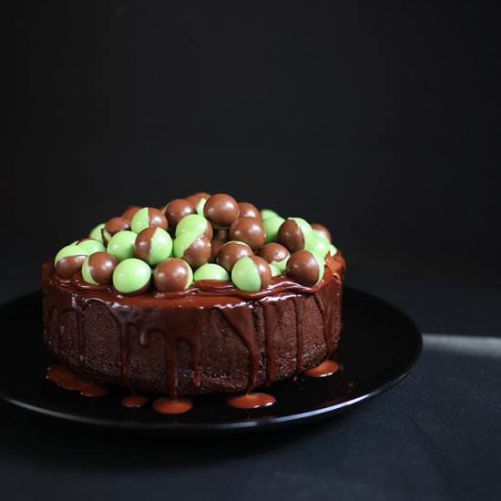 Minty & super moist chocolate cake - Recipe photo by THE KAWAII KITCHEN
