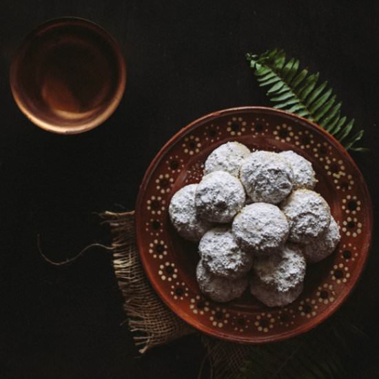 Mexican Wedding Cookies - Recipe photo by foolproofliving.com