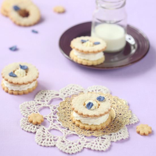 Violet Sandwich Cookies - Recipe photo by Miuda