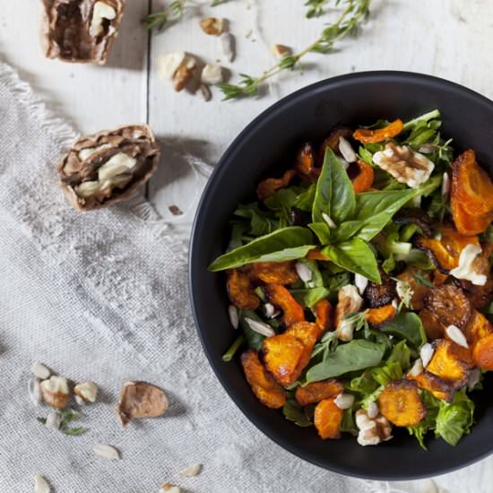 Walnut, rocket salad & carrot chips - Recipe photo by sweetliving2