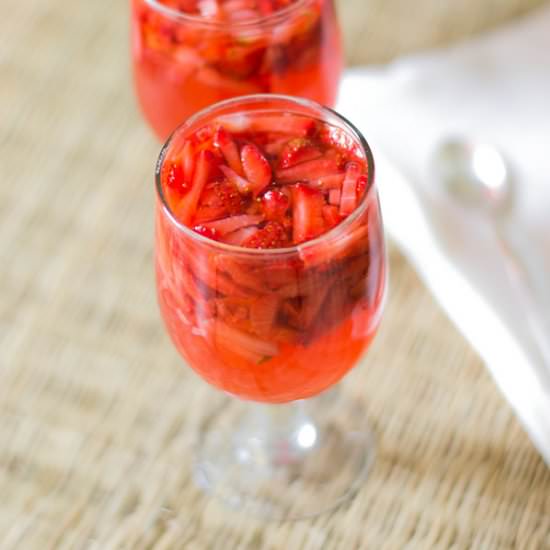 Chilled Strawberry Dessert Soup - Recipe photo by kannammacooks