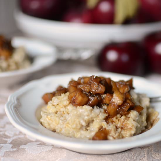 Oats w/ Caramelized Apples - Recipe photo by ButterYum