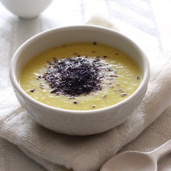 Parsnip soup with lemon and nori - Recipe photo by Mathilda Motte